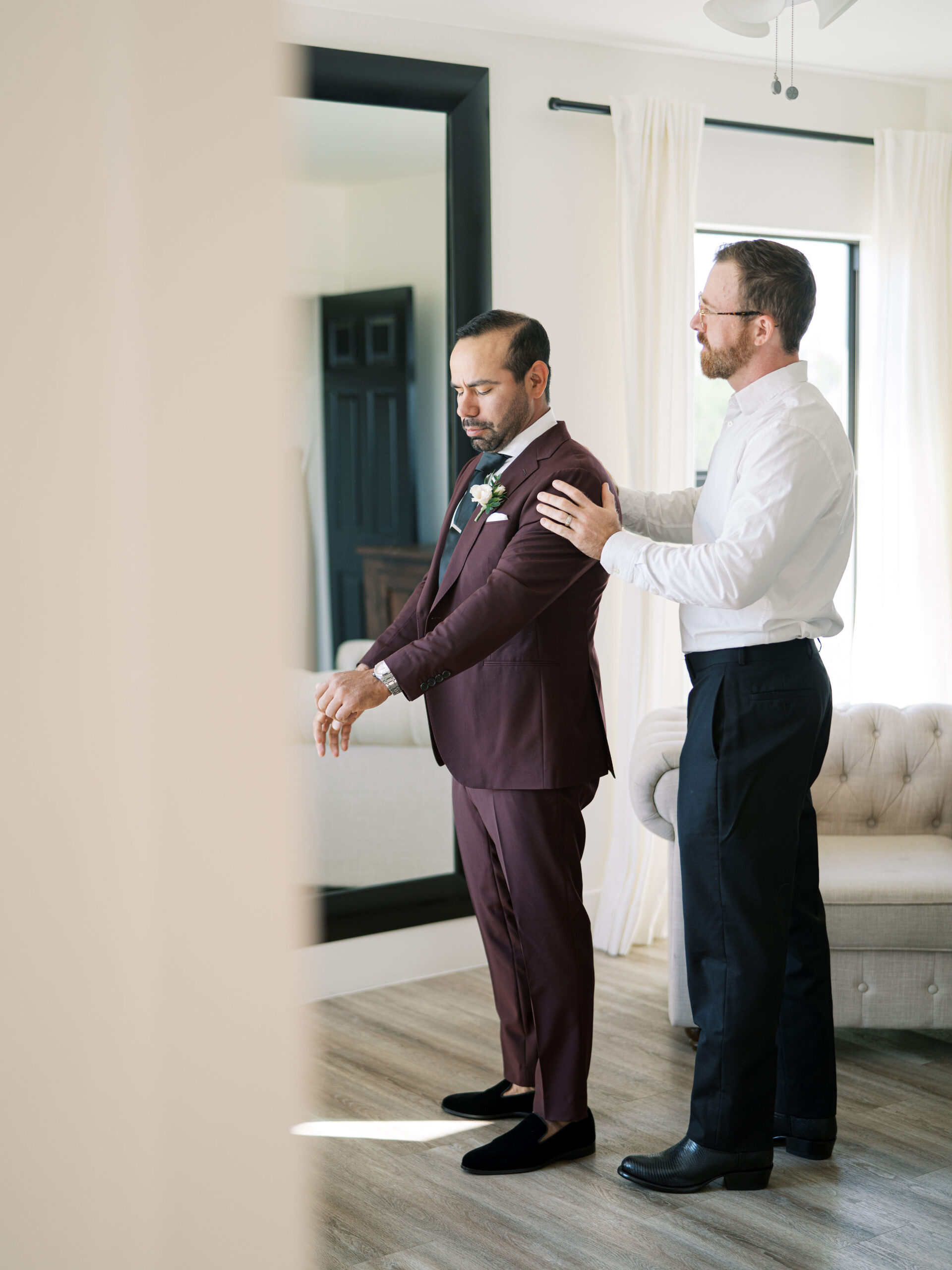 The Arlo groom Getting Ready & Details