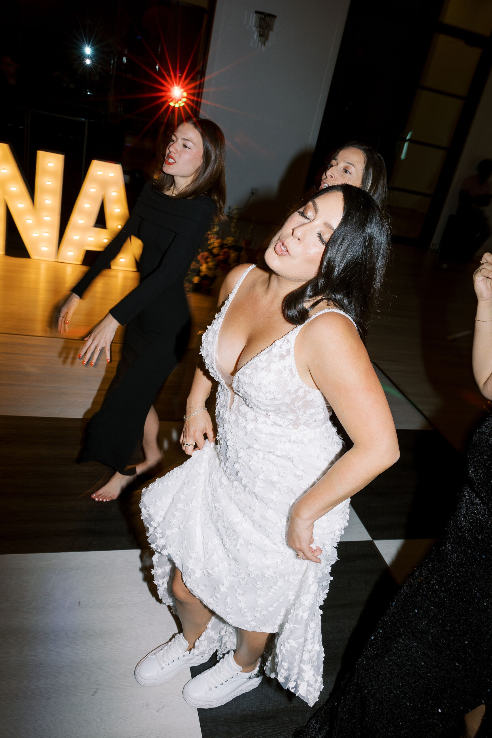 The Arlo wedding reception dancing