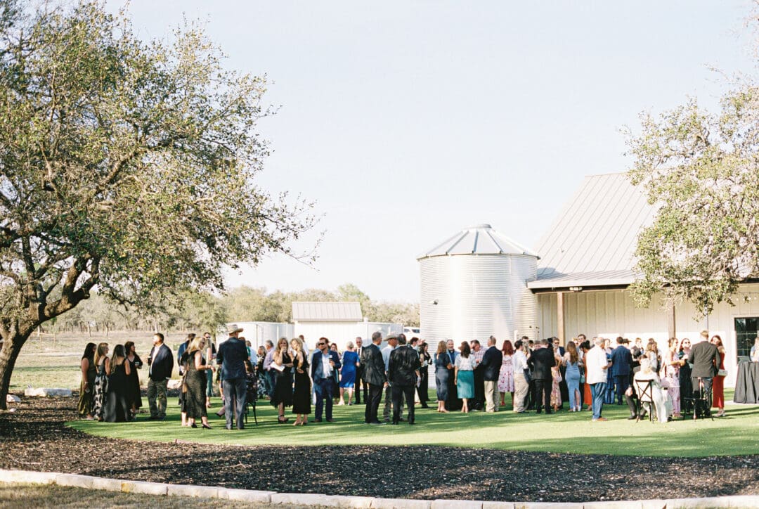Elegant ranch wedding with refined black and white décor