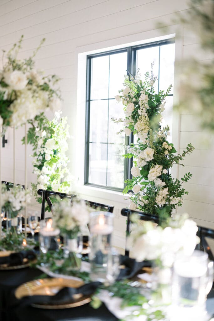 Elegant ranch wedding with refined black and white décor