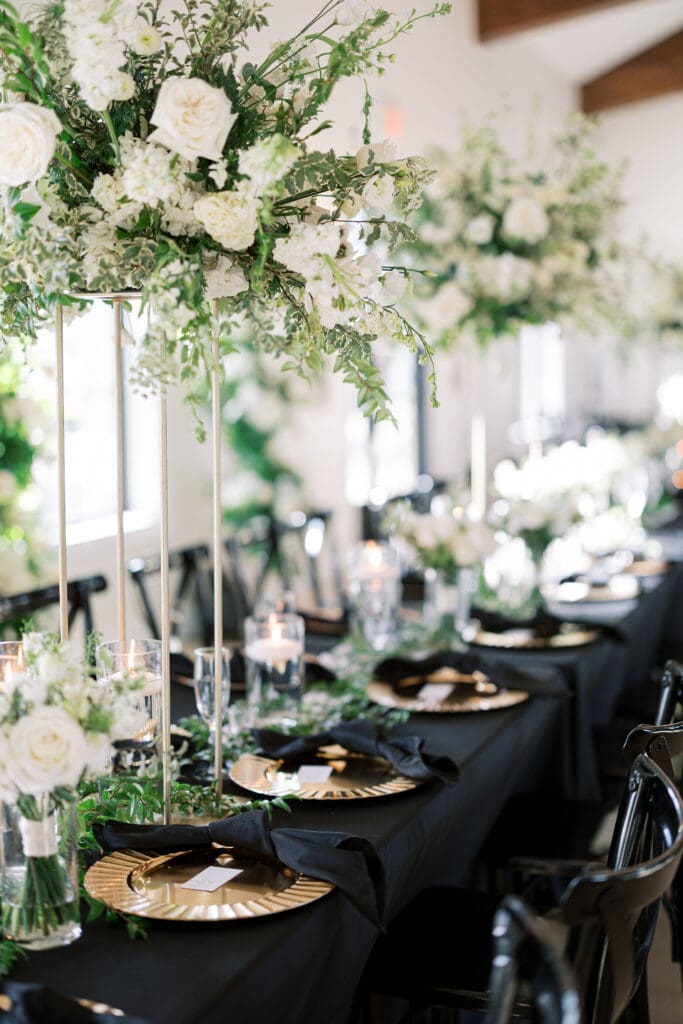 Elegant ranch wedding with refined black and white décor