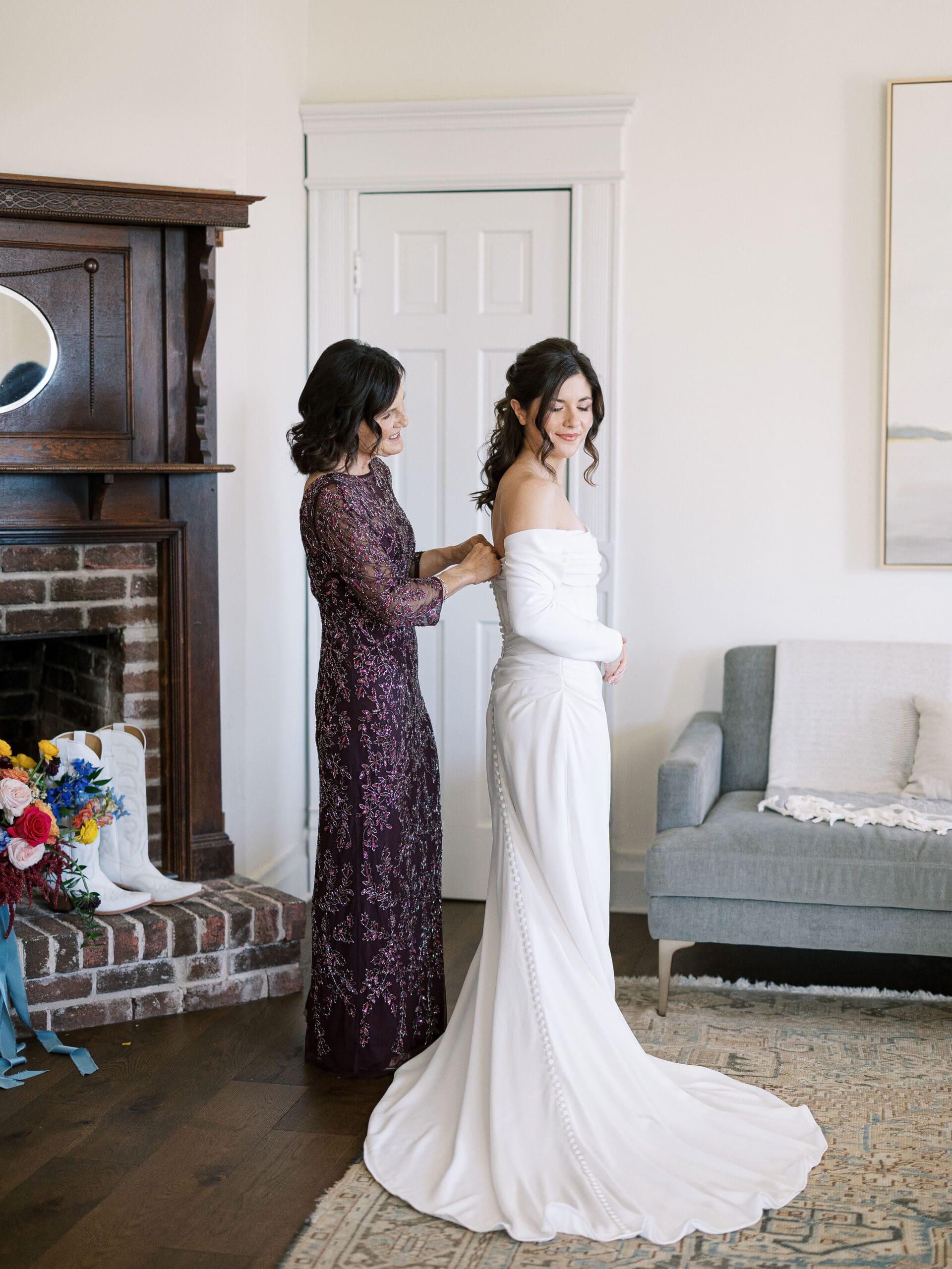 Romantic Austin wedding photography by Diana Brewer at The Grand Lady