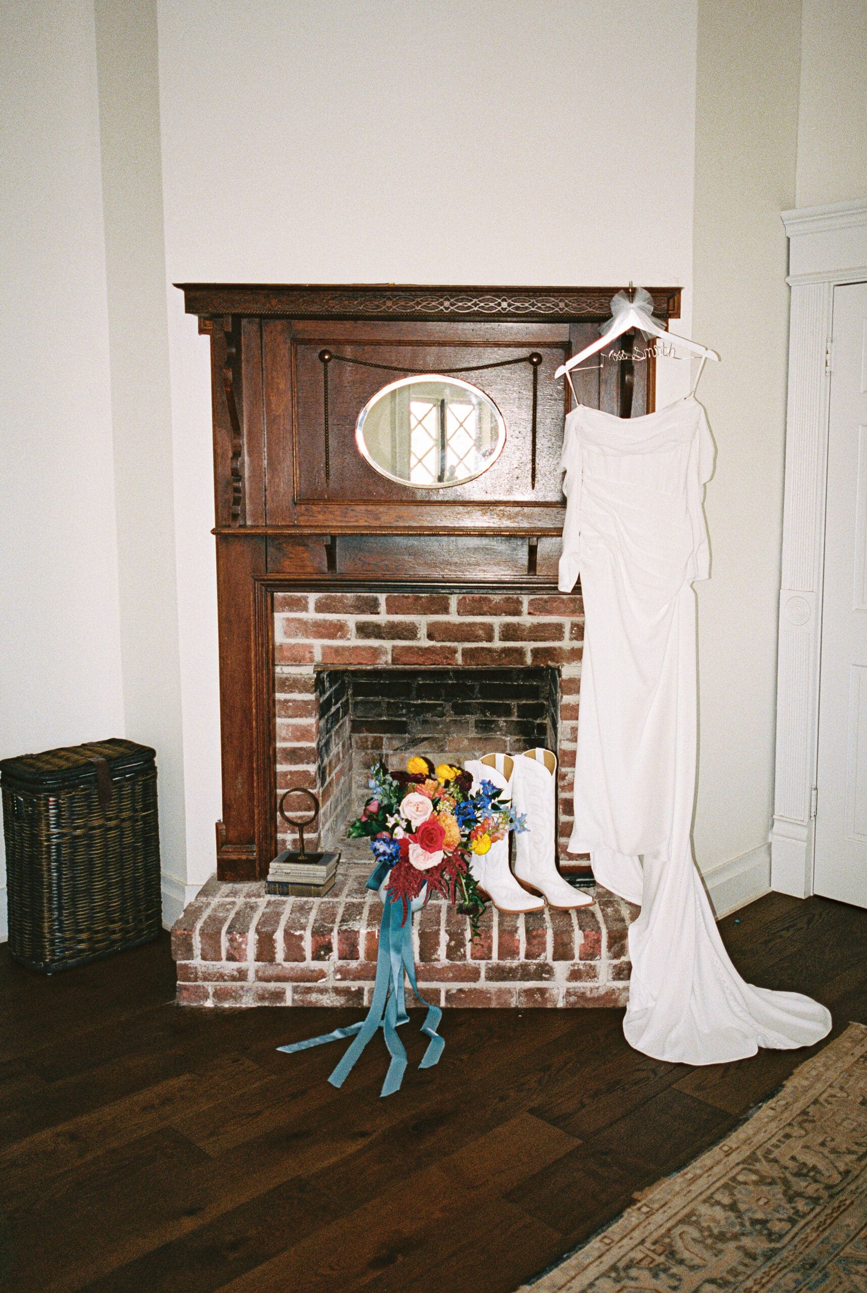 Classic Austin wedding photography at The Grand Lady venue