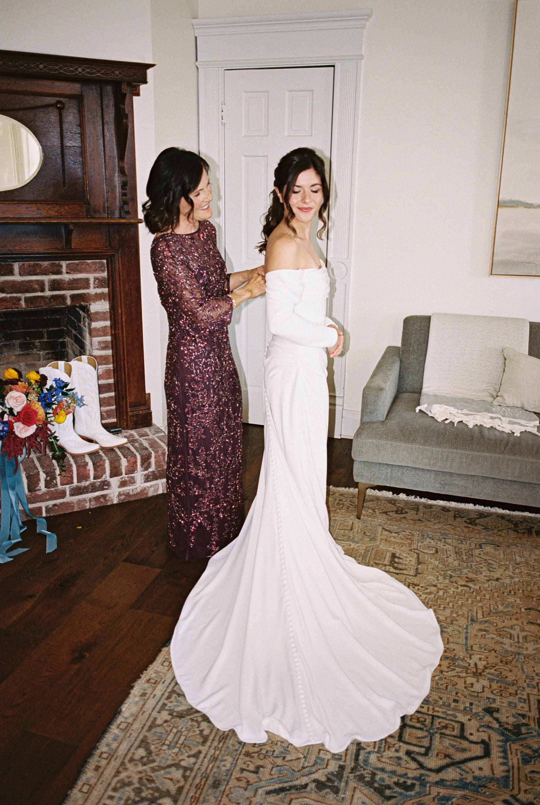 Romantic Austin wedding photography by Diana Brewer at The Grand Lady