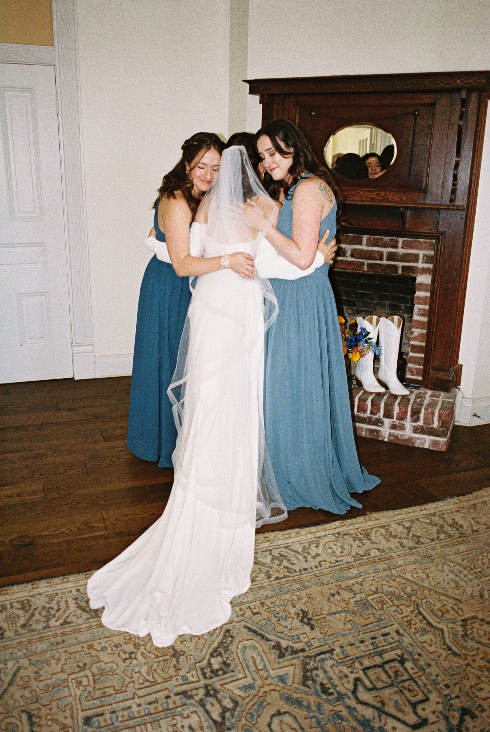 Romantic Austin wedding photography by Diana Brewer at The Grand Lady