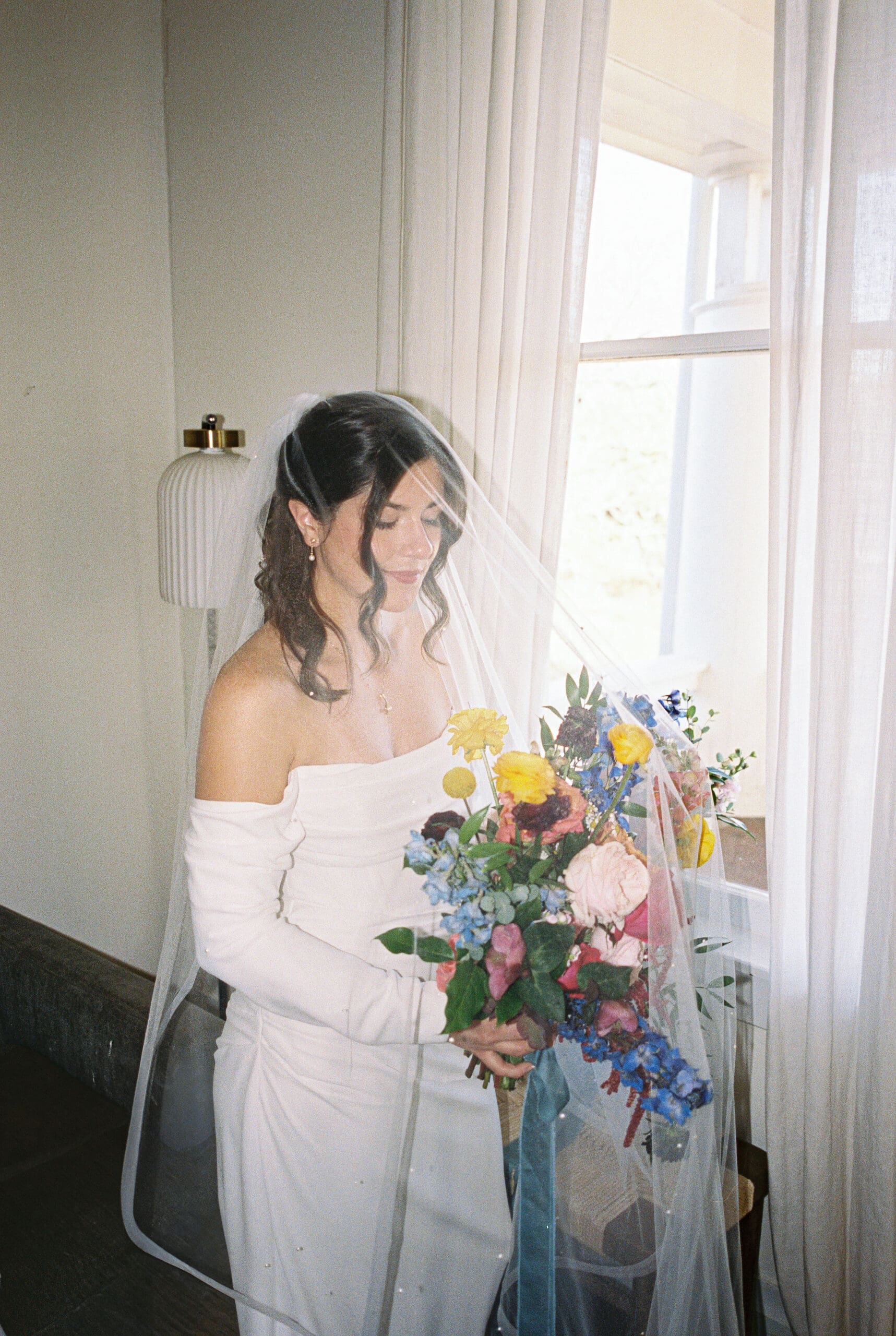 Romantic Austin wedding photography by Diana Brewer at The Grand Lady