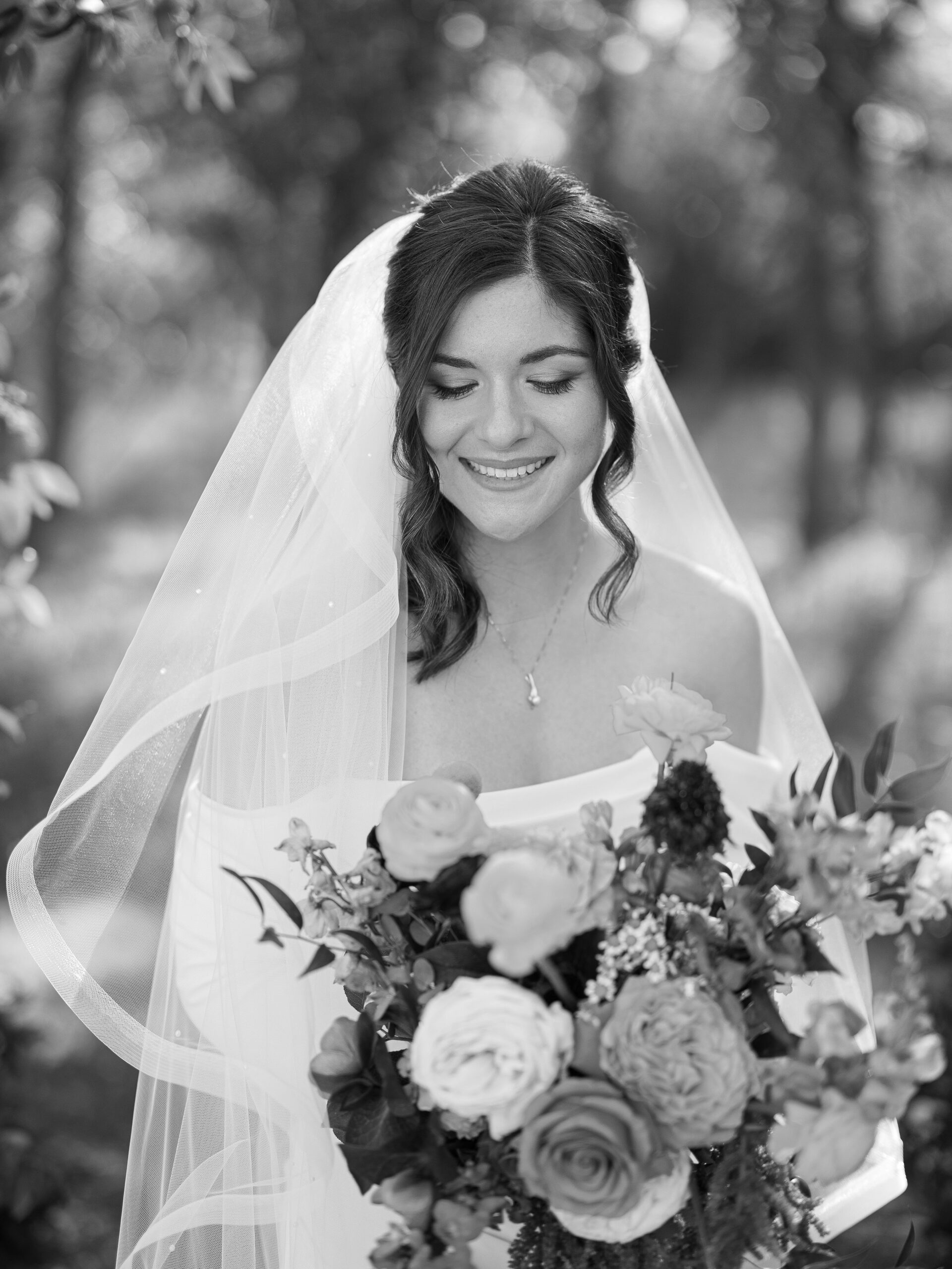 Outdoor Texas Hill Country wedding at The Grand Lady